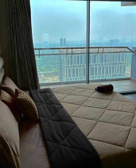 Countryside Luxury Suites - Supernova Noida New Delhi Exterior photo