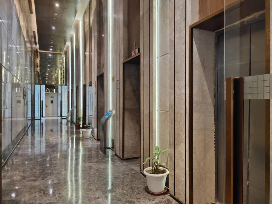 Countryside Luxury Suites - Supernova Noida New Delhi Exterior photo