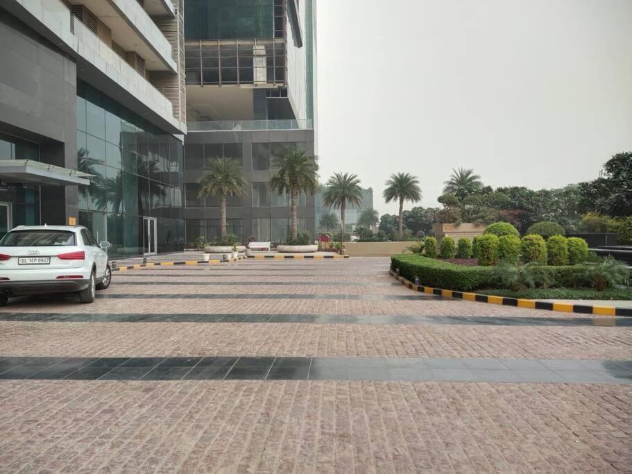 Countryside Luxury Suites - Supernova Noida New Delhi Exterior photo
