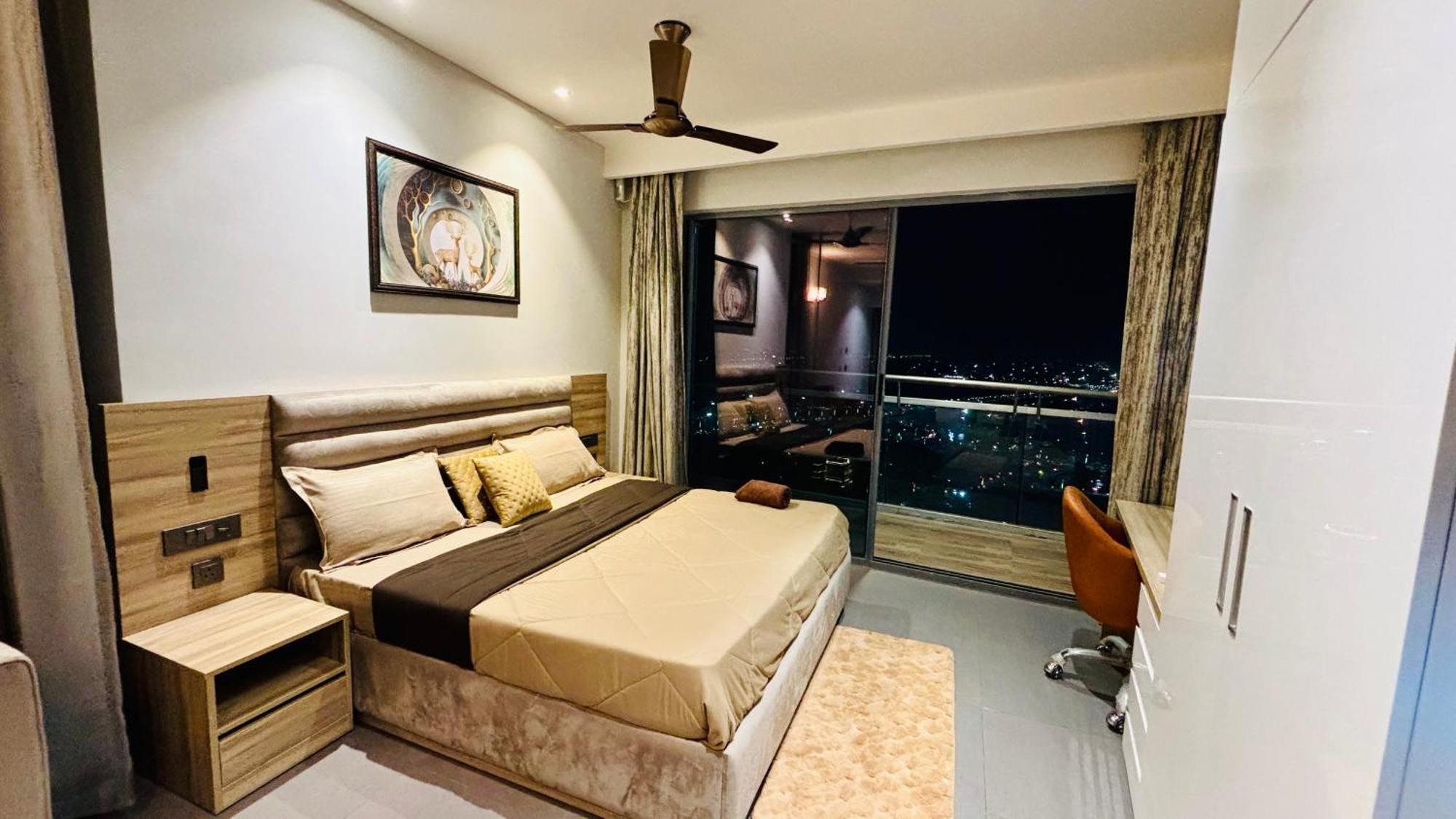 Countryside Luxury Suites - Supernova Noida New Delhi Exterior photo